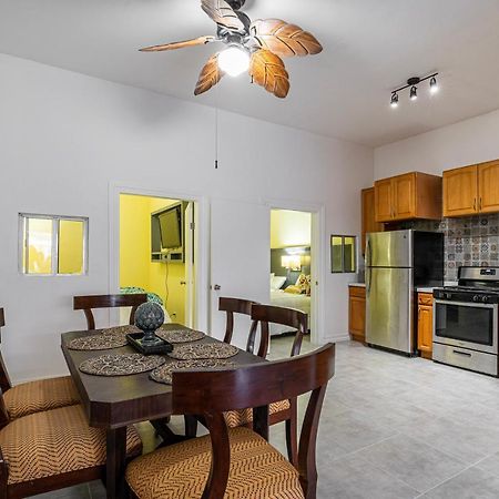 2 Br/ 1 Ba Home, Sleeps 10, 1 Min Walk To Rosarito Beach Eksteriør bilde