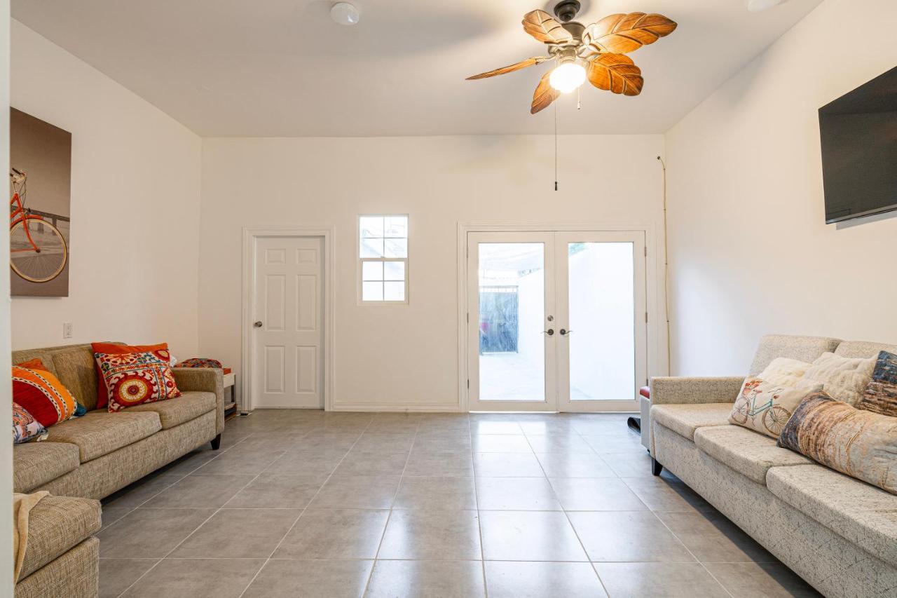 2 Br/ 1 Ba Home, Sleeps 10, 1 Min Walk To Rosarito Beach Eksteriør bilde