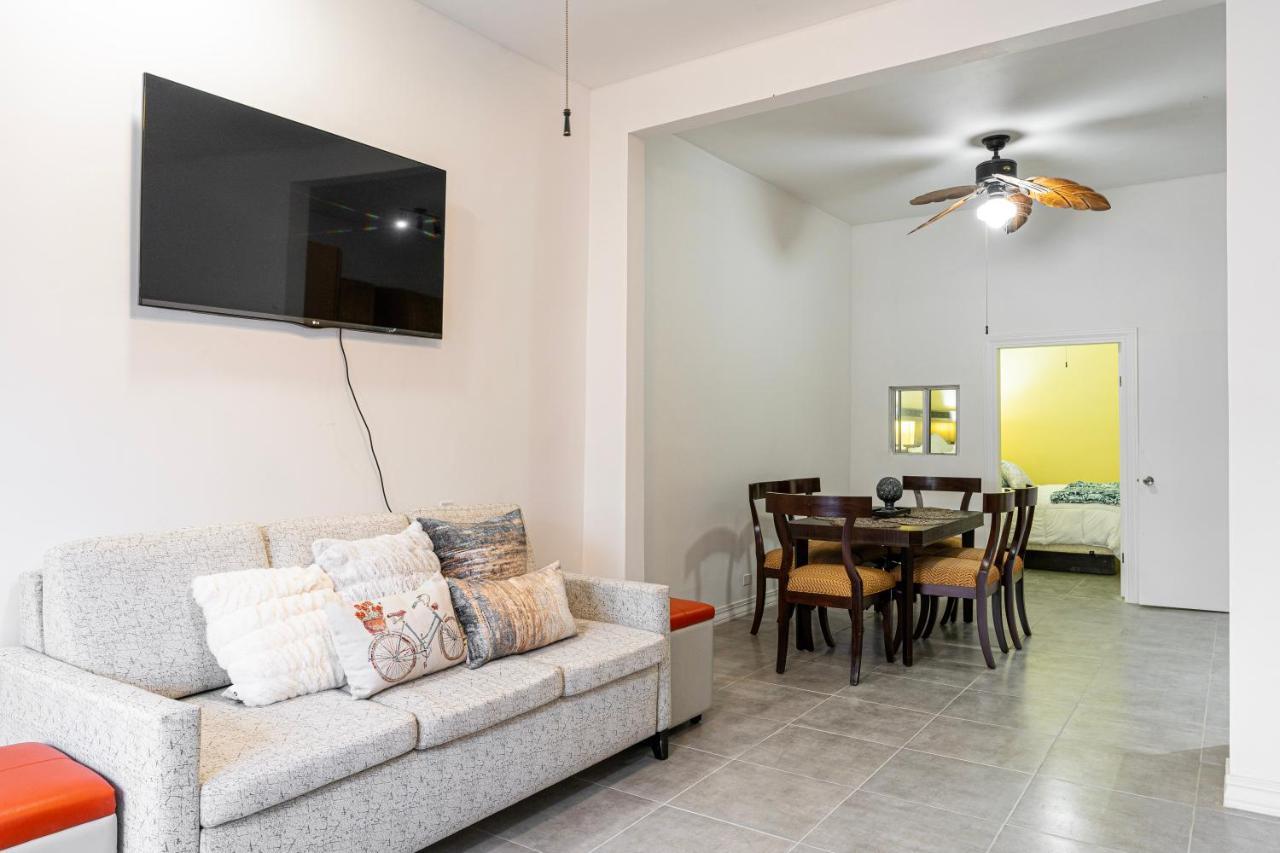 2 Br/ 1 Ba Home, Sleeps 10, 1 Min Walk To Rosarito Beach Eksteriør bilde