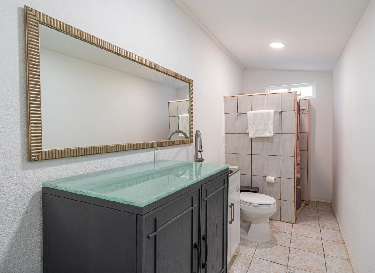 2 Br/ 1 Ba Home, Sleeps 10, 1 Min Walk To Rosarito Beach Eksteriør bilde